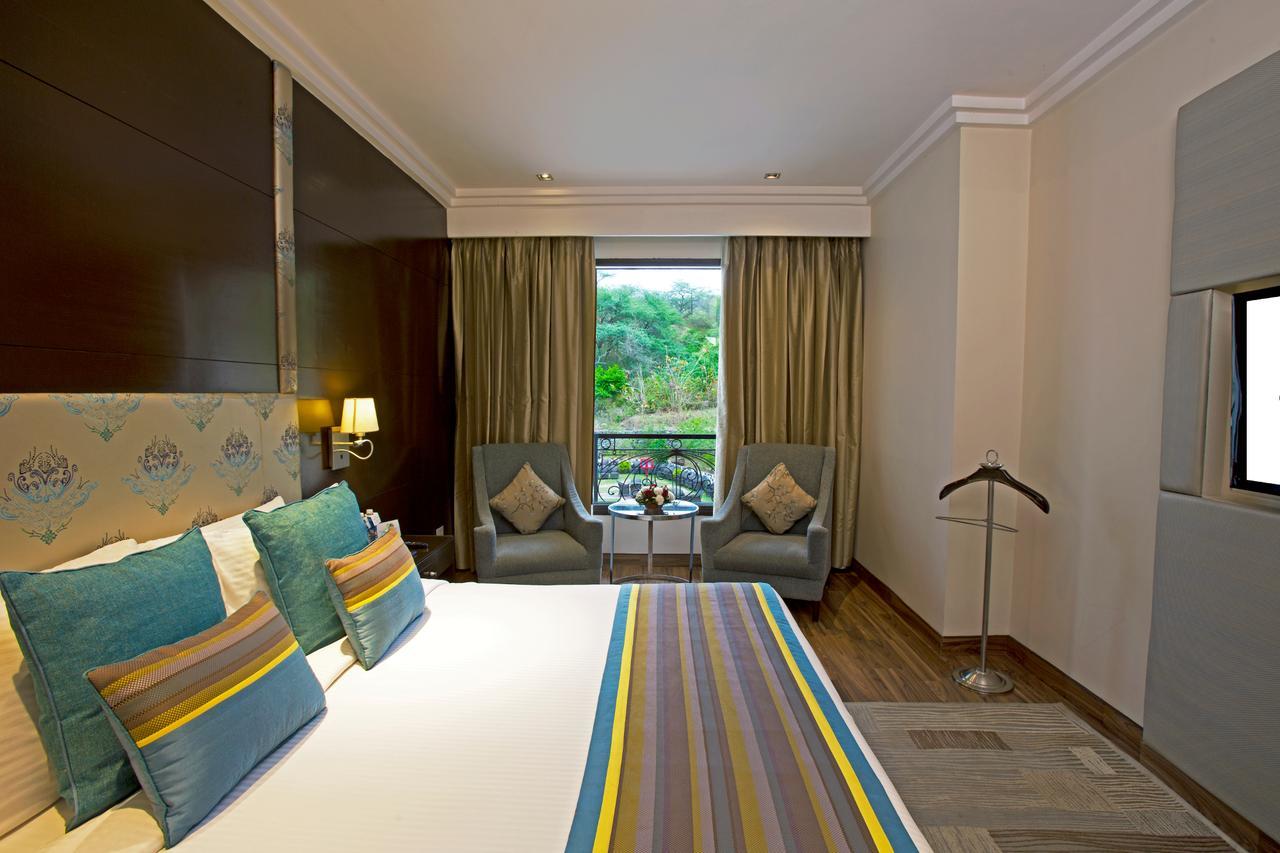 होटल Golden Tulip Chandigarh, 4*