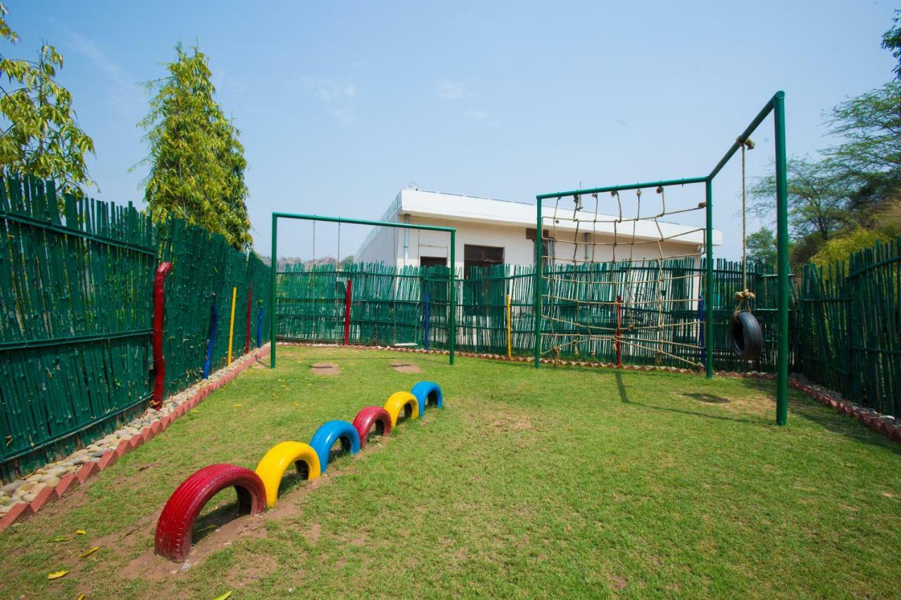 होटल Golden Tulip Chandigarh, 4*